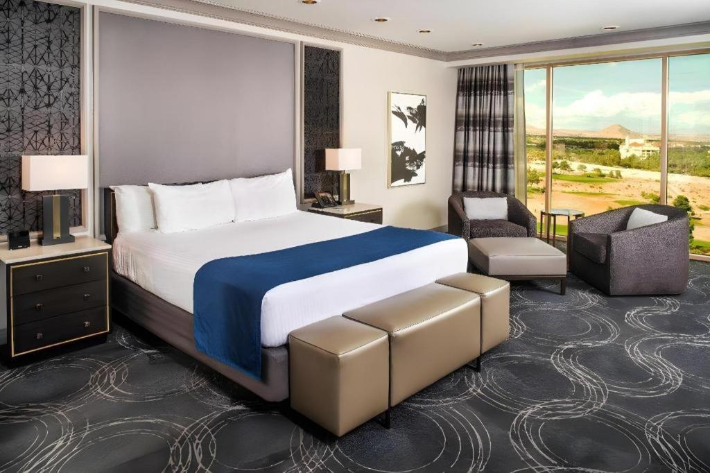 Resort Suncoast And Casino 4*