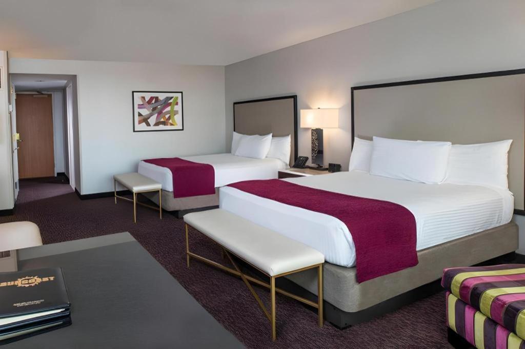 Suncoast And Casino Resort Las Vegas